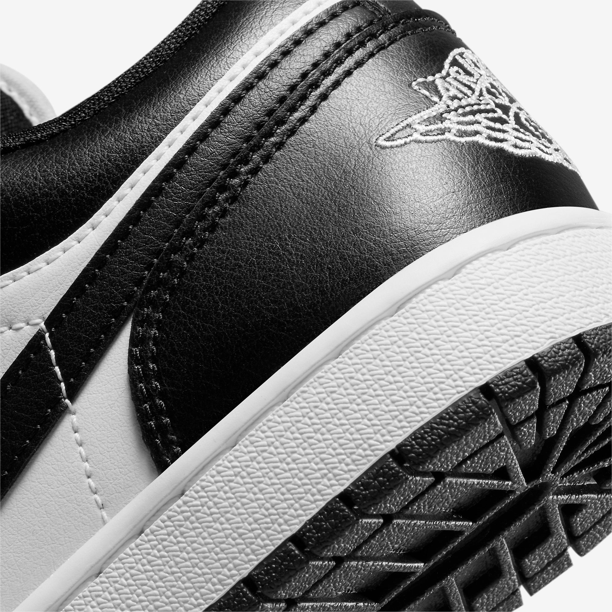 Women's) Air Jordan 1 Low 'Panda Black / White' (2023