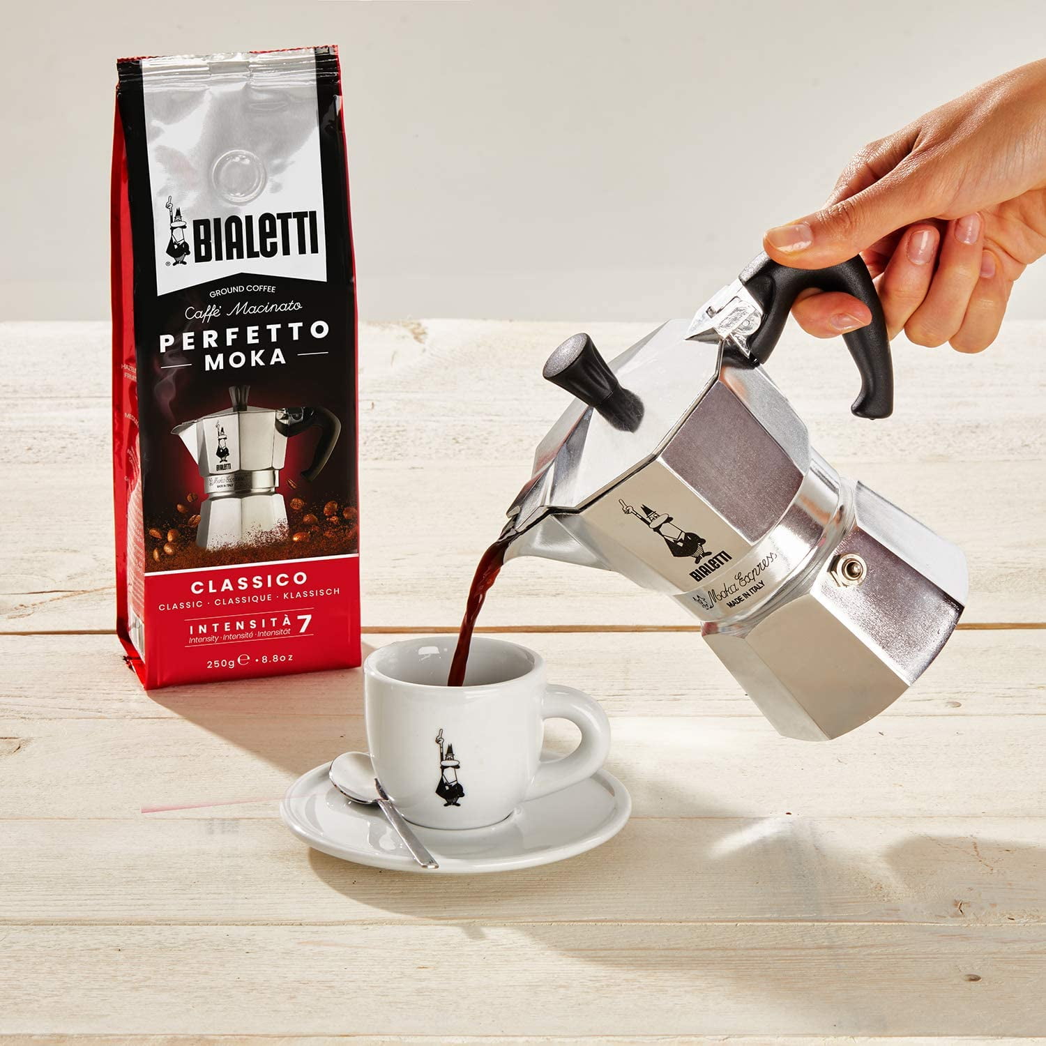  Original Bialetti 3-Espresso Cup Moka Express  Espresso Maker  Machine and Zonoz Wooden Small Espresso Stirring Spoon Bundle (3-cup, 6.5  fl oz, 200 ml): Home & Kitchen
