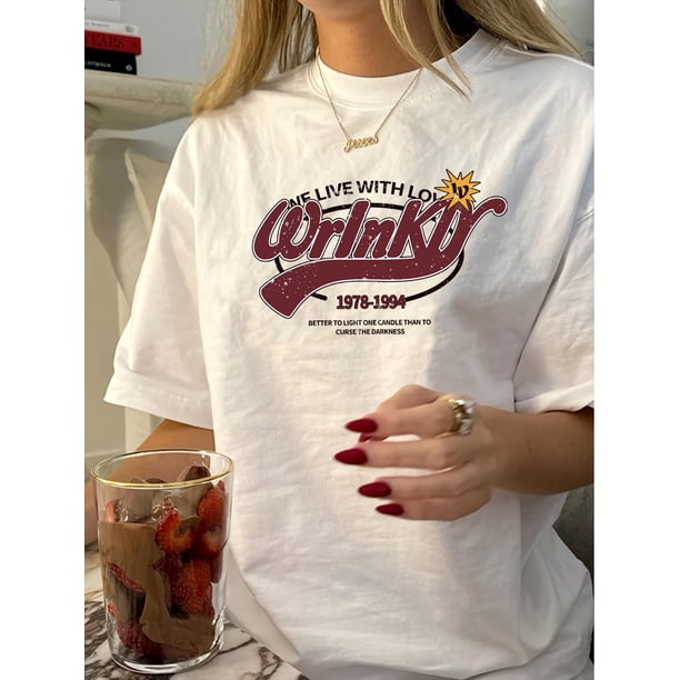 Camiseta De Verano Para Mujer, Cuello Redondo, Para Mochilero, Vacaciones En La CalleWomen'S Vintage Wrinkly Retired Logo Print T-Shirt, Polyester Crew Neck Tee, Short Sleeve, Regular Length, Knit F