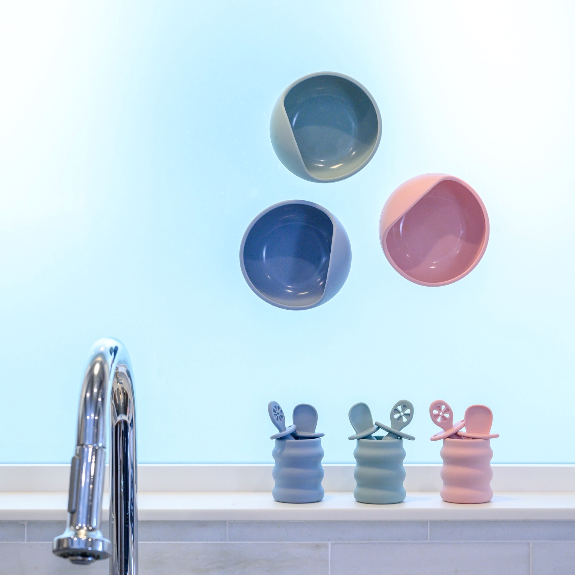 BooginHead 5-Piece Baby-Led Weaning Silicone Tableware, Infants and Toddler Boys and Girls, 4-Way In-Store Display Pink Blue Green