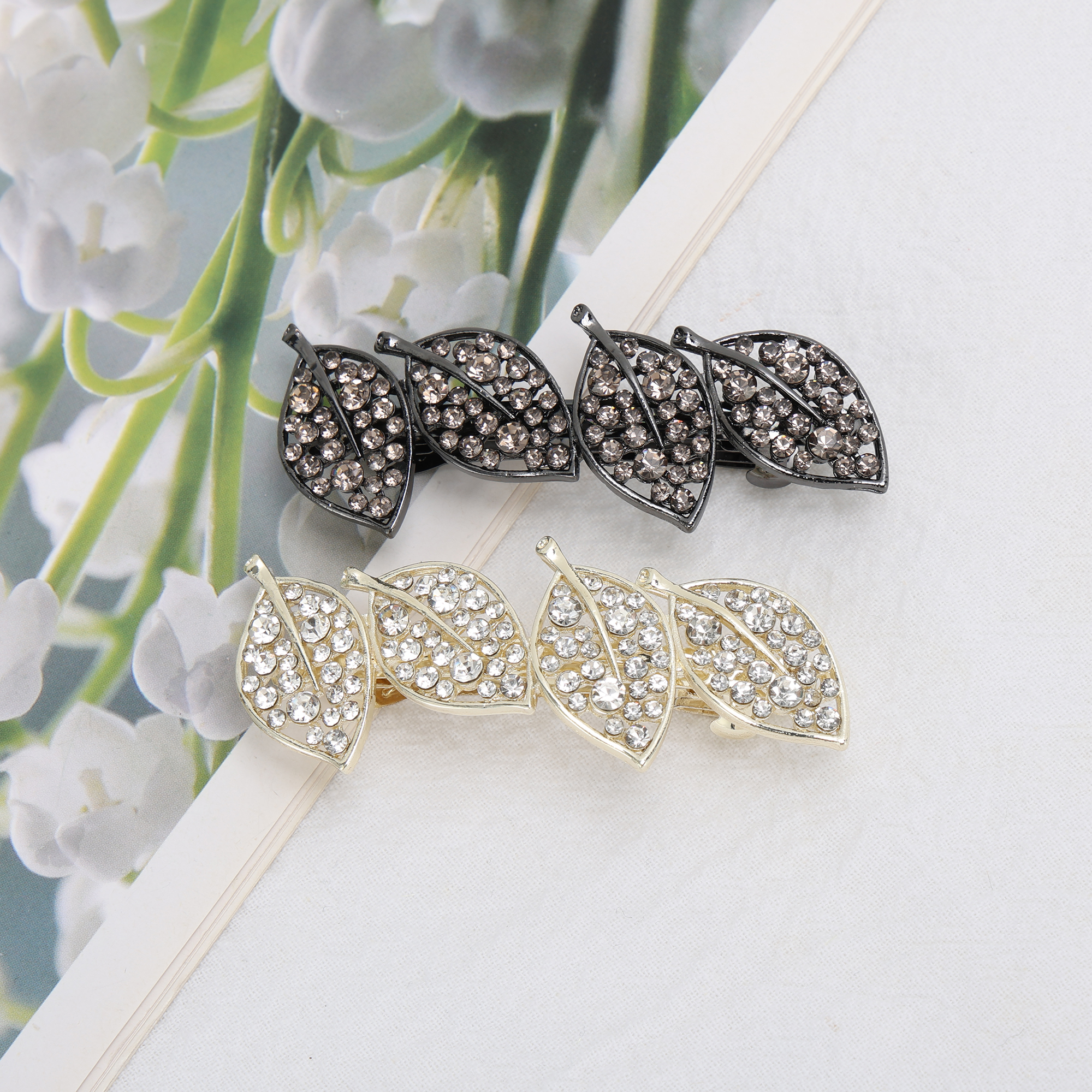 Unique Bargains 4-Leaf Rhinestones Barrettes Stylish Hair Black