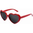 thumbnail image 1 of Lunettes de Soleil Cœur pour Femmes Tendance Lunettes Cœur Polarisées Rétro Rouges, 1 of 6