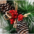 thumbnail image 3 of La corona de Feliz Navidad es una gran decoración para la próxima temporada navideña., 3 of 5