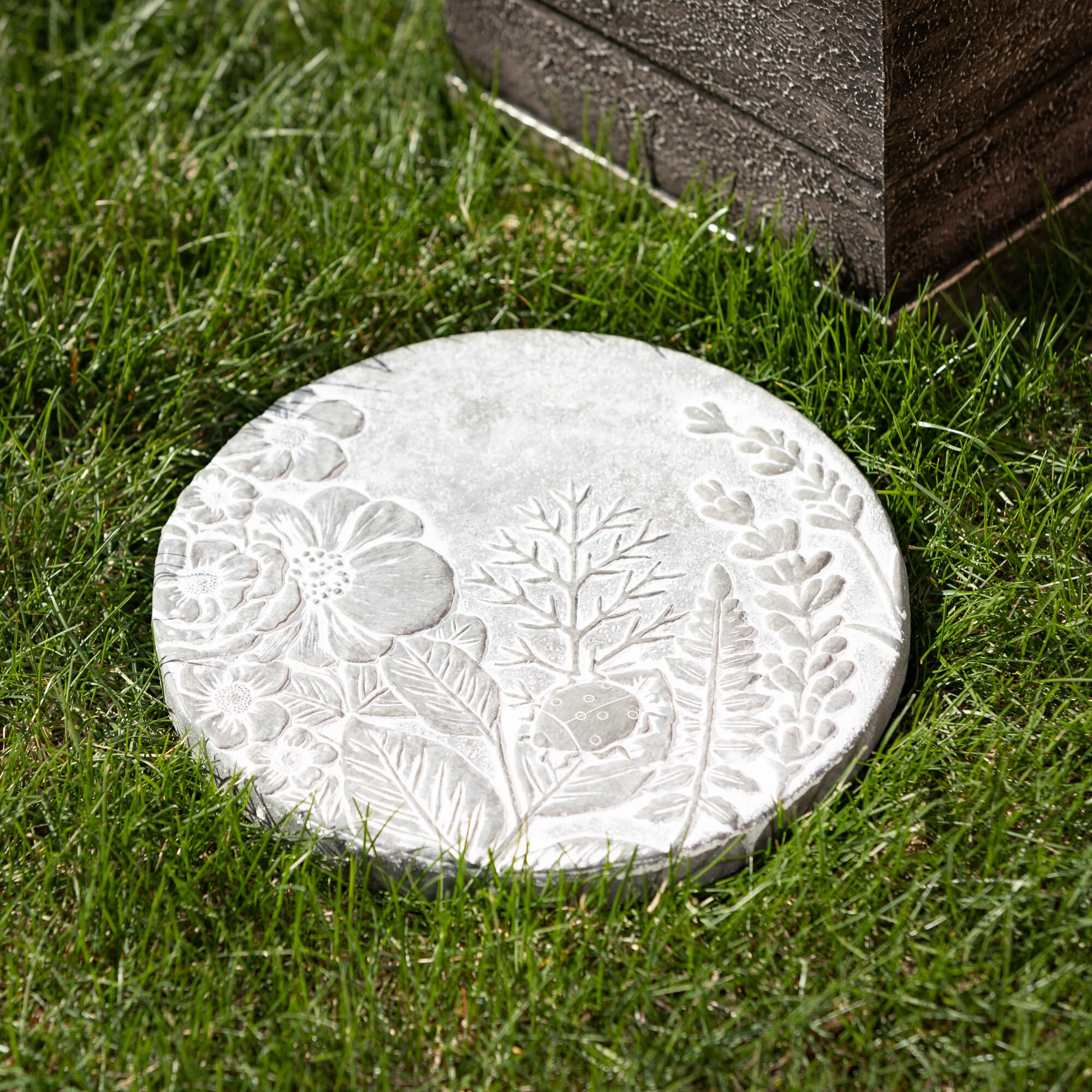 Sullivans 11" Ladybug Stepping Stone, Cement