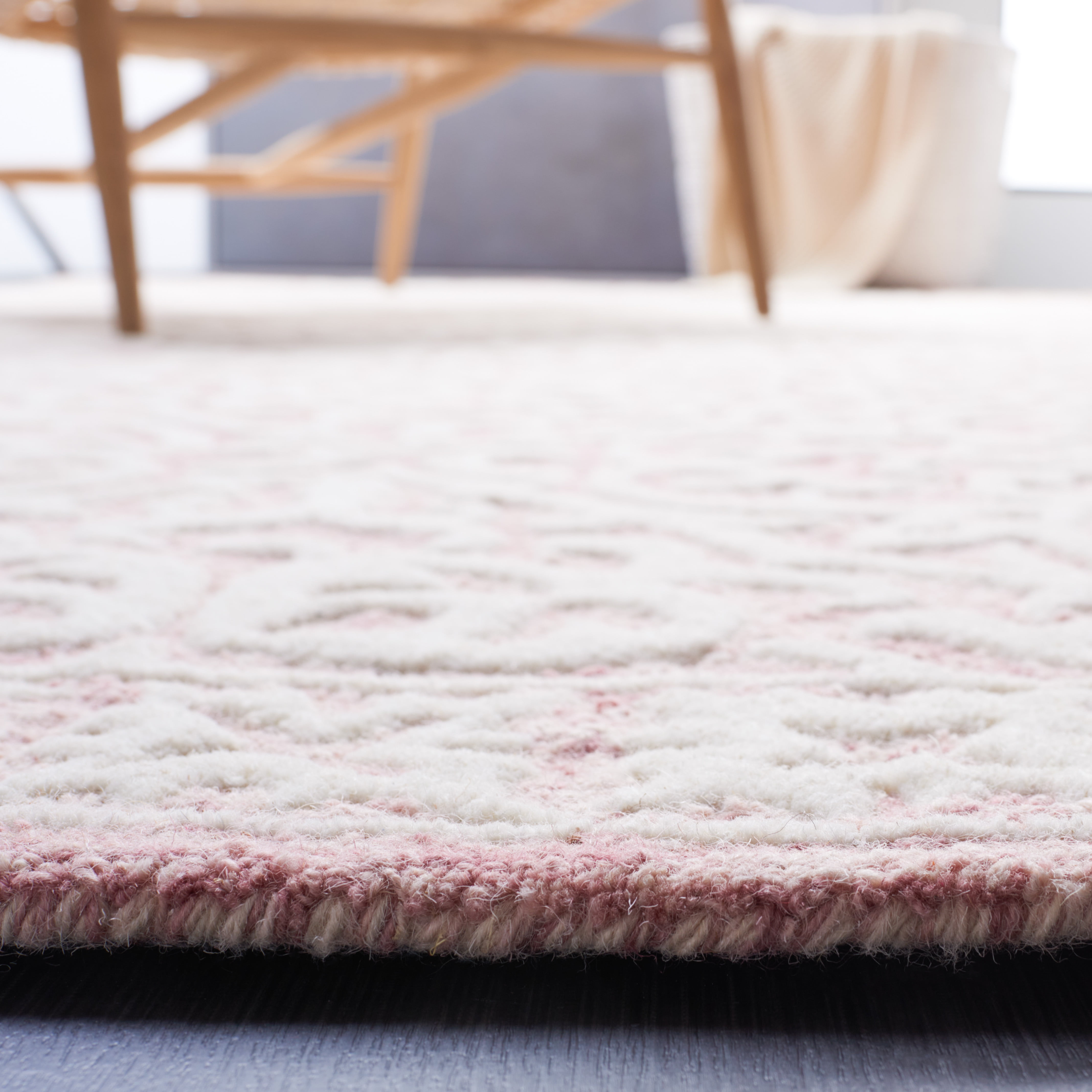 SAFAVIEH Metro Joshua Medallion Area Rug, Pink/Ivory, 3' x 5'
