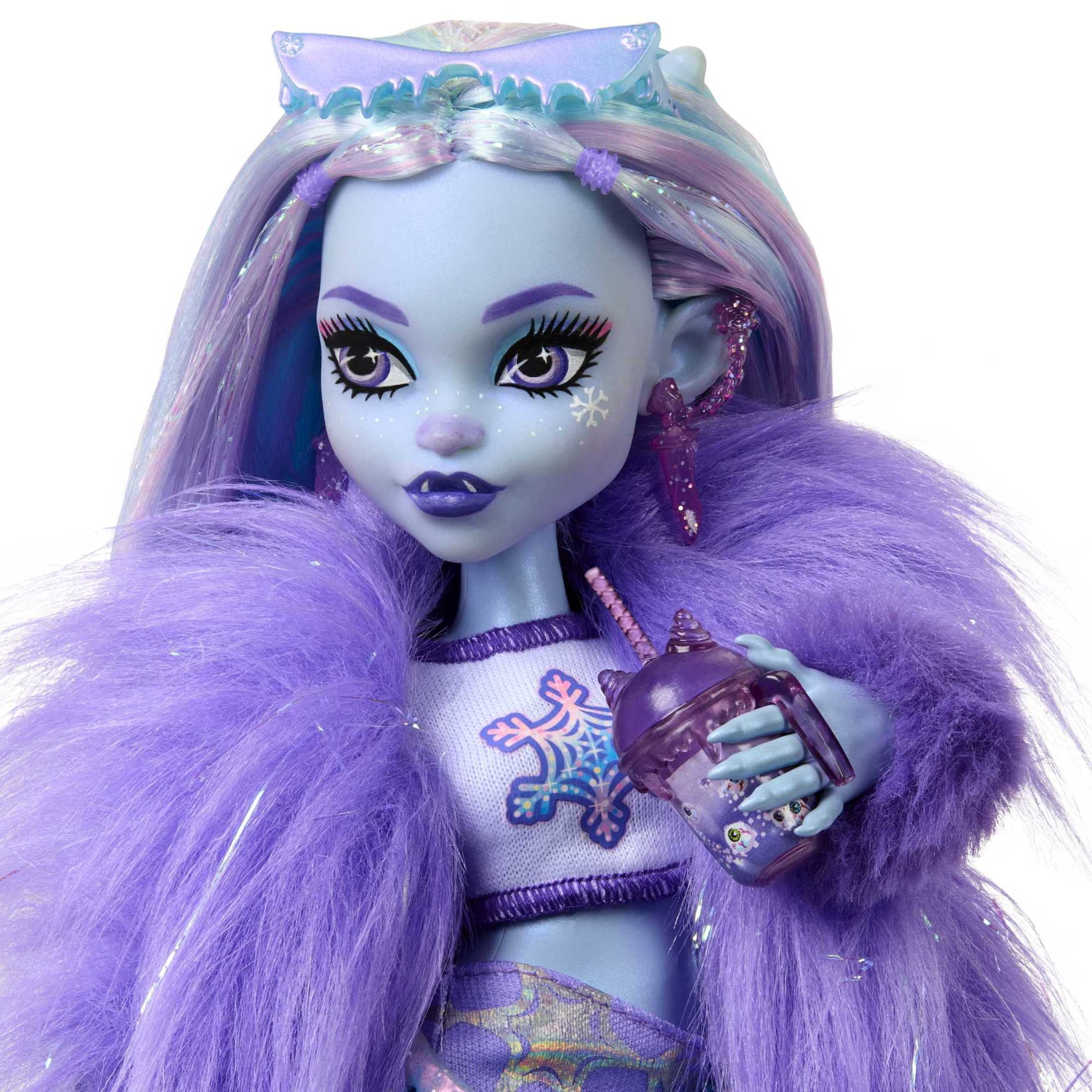 Monster High Abbey Bominable Yeti Fashion Doll with Pet Mammoth and Themed Accessories, Collectible