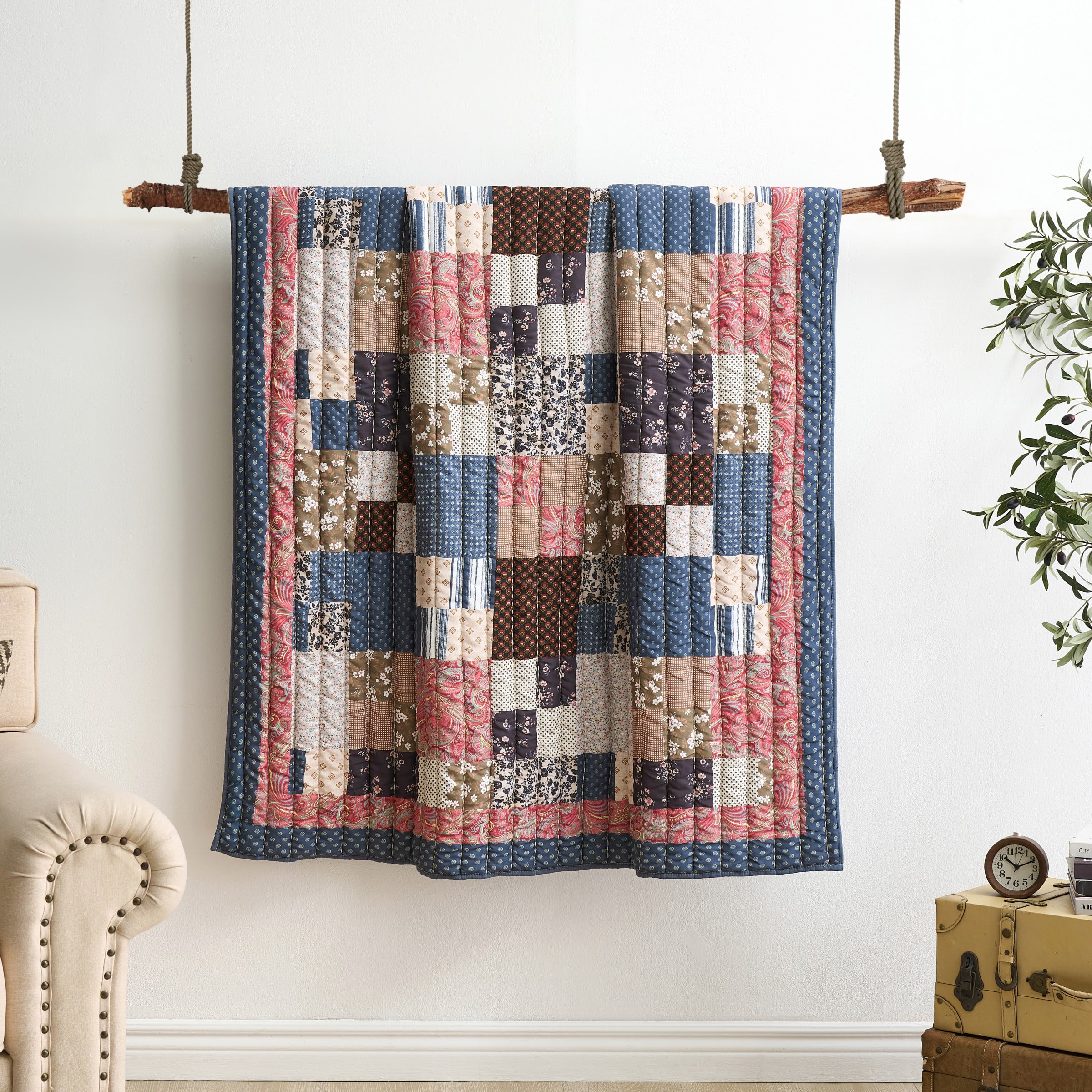 Greenland Home Shiloh Traditional Calico Patchwork Print Quilted Throw Blanket