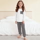 thumbnail image 5 of Conjuntos de blusa y camisa de manga larga con cuello redondo para niños y niñas de 5 a 14 años con estampado y bolsillo. Conjunto de top y pantalón de manga larga., 5 of 9