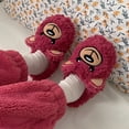 thumbnail image 2 of Pantuflas de invierno 2021 para mujer, antideslizantes, cálidas, de felpa, para interiores, para el dormitorio, bonitas pantuflas de algodón con forma de oso de fresa para mujer, 2 of 5