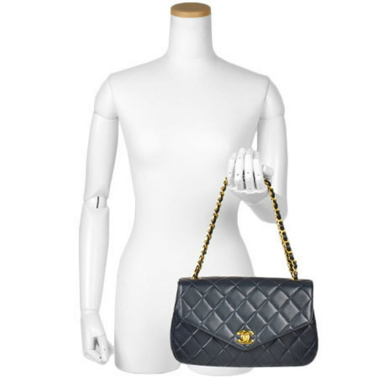 Pre-Owned Chanel CHANEL matelasse V flap knot chain handbag No. 3