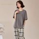 thumbnail image 3 of Conjunto de Pijama de manga corta para Mujer, ropa de dormir de punto a rayas, elegante, para estar en casa, talla grande 5XL, 3 of 4