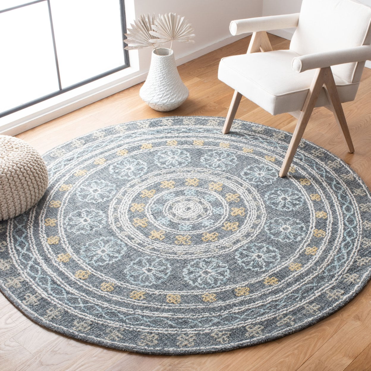 SAFAVIEH Blossom Mendoza Damask Area Rug, Charcoal/Yellow, 6' x 6' Round
