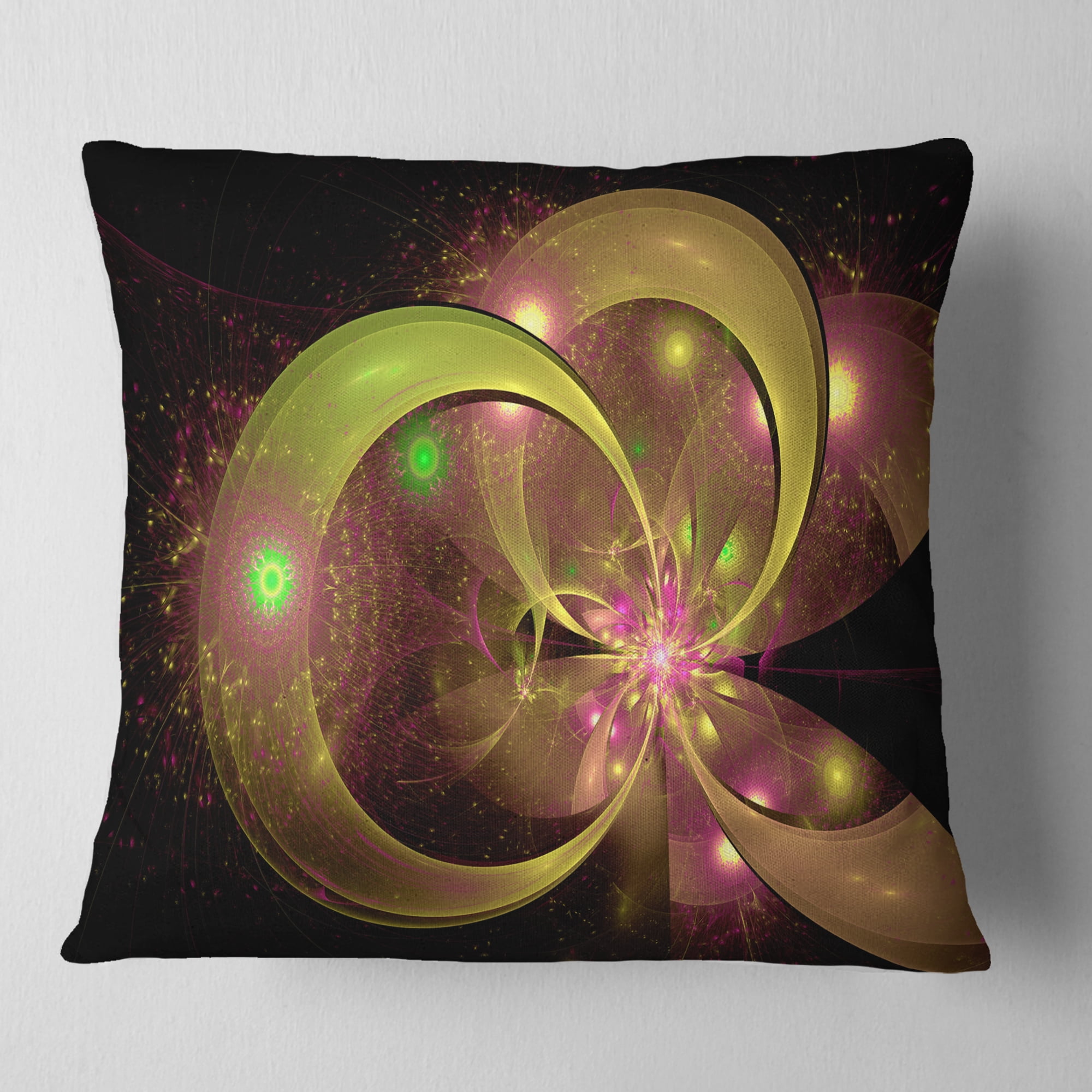 Designart Symmetrical Green Fractal Flower - Floral Throw Pillow - 16x16