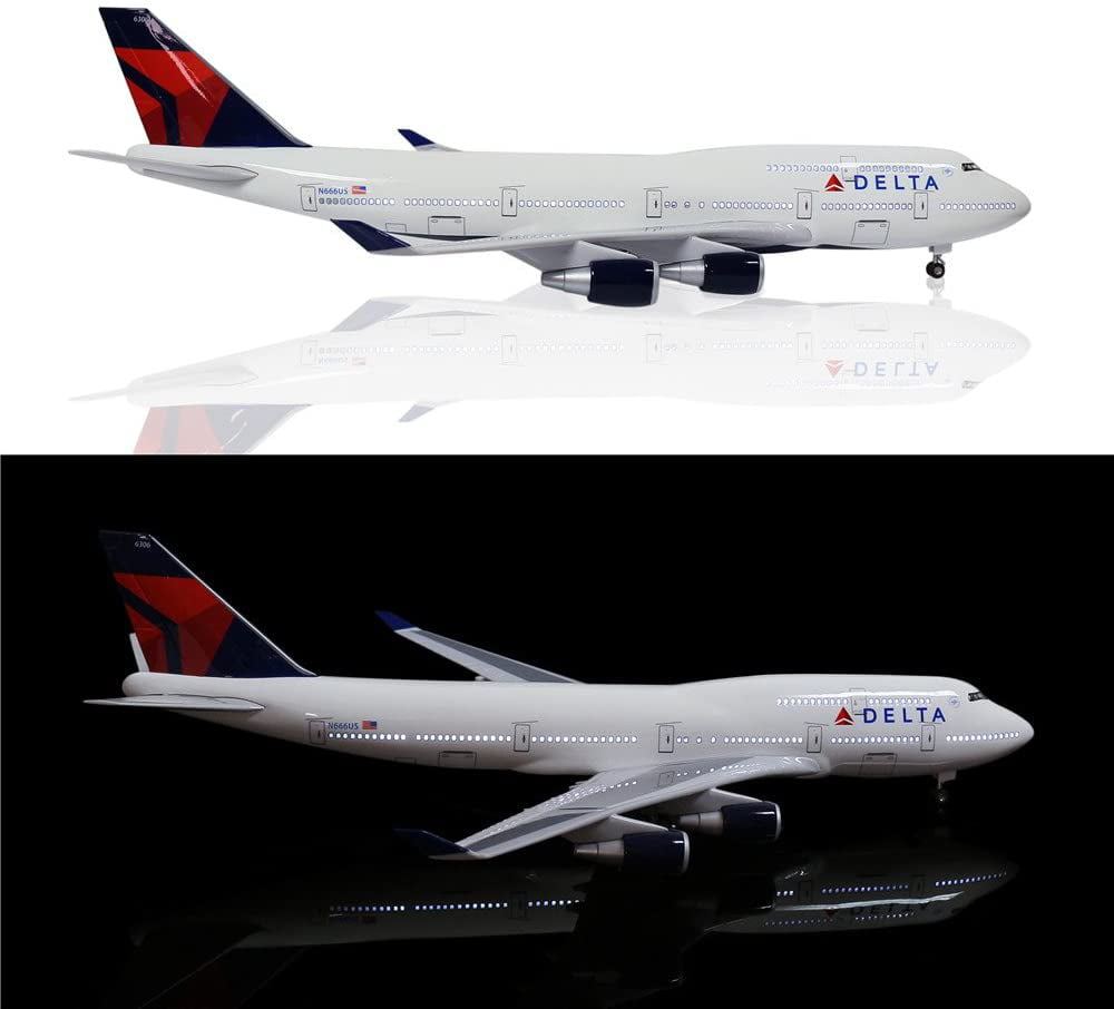 Lose Fun Park 18 1:130 Scale Aircraft Model Delta 747 Plane Model with LED Light for Collection or Gift 