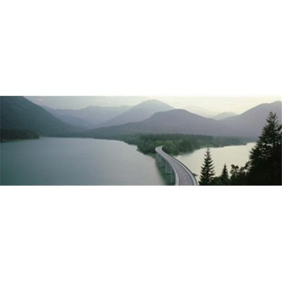Panoramic Images PPI50014L Pont sur Sylvenstein Lac Bavaria Allemagne Affiche Imprimée par Panoramic Images - 36 x 12