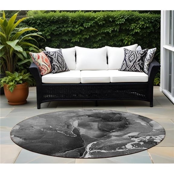 HomeRoots 559447 8 ft. Round Black Gray & White Round Abstract Washable Non Skid Indoor Outdoor Machine Woven Area Rug