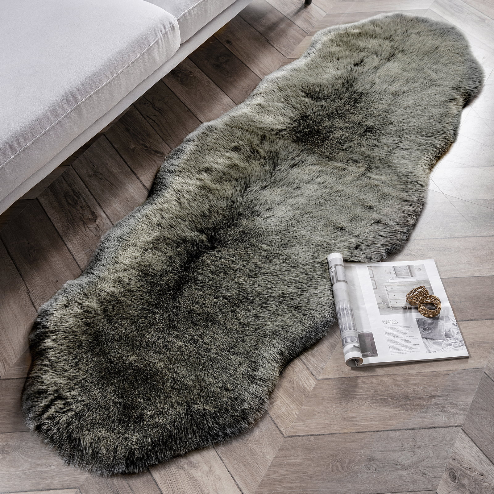 Phantoscope Ultra Soft Faux Fox Fur Rug Chair Couch Cover Area Rug for Bedroom Floor Sofa Living Room 2 x 3 Feet Black White