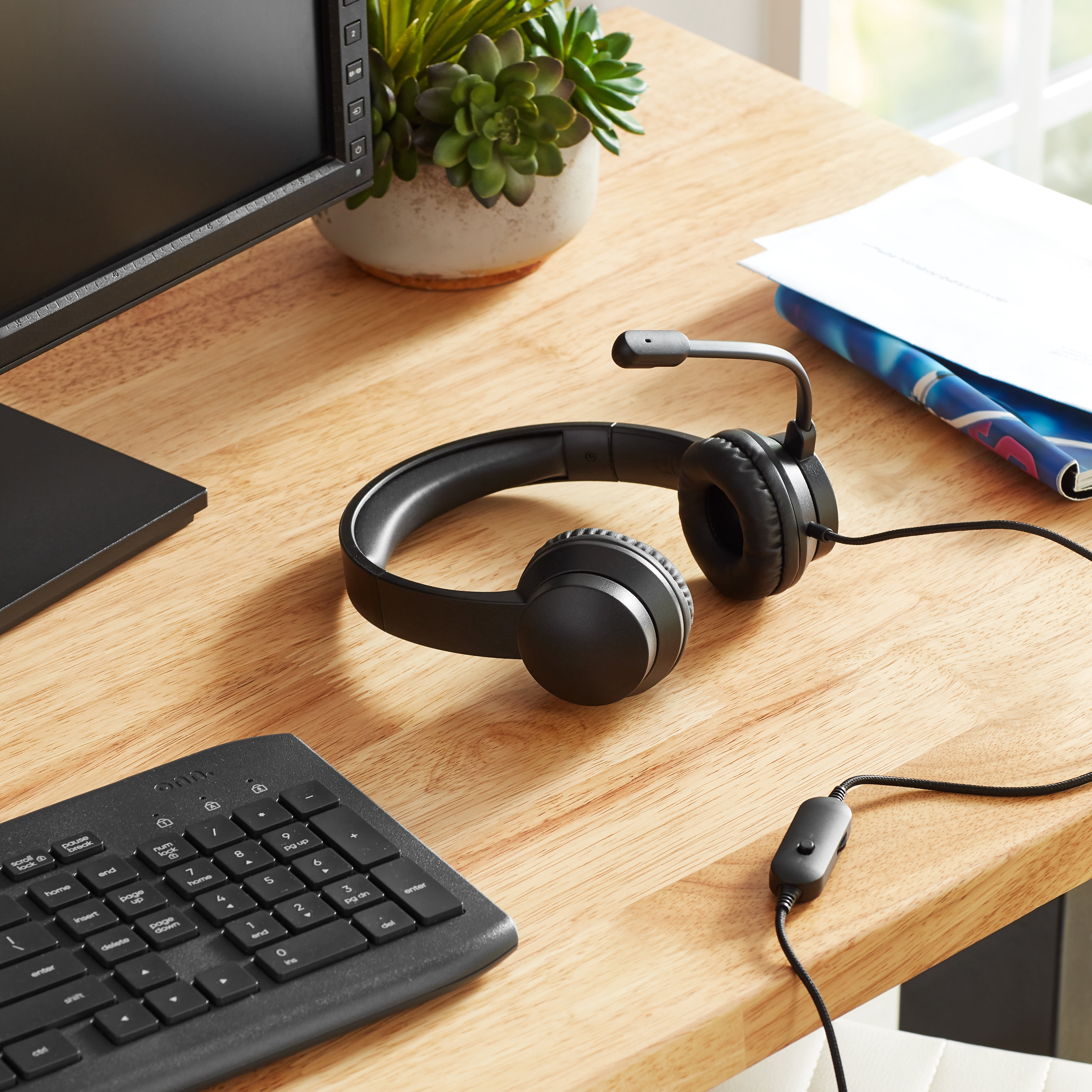 onn. USB Stereo Headset with Built-in Microphone and in-Line Volume Control, 6 ft Cable