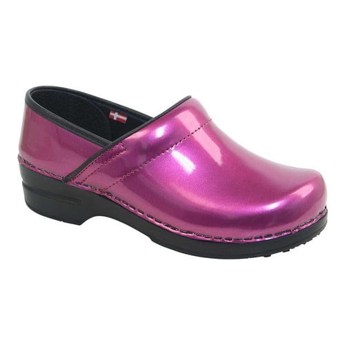 sanita clogs