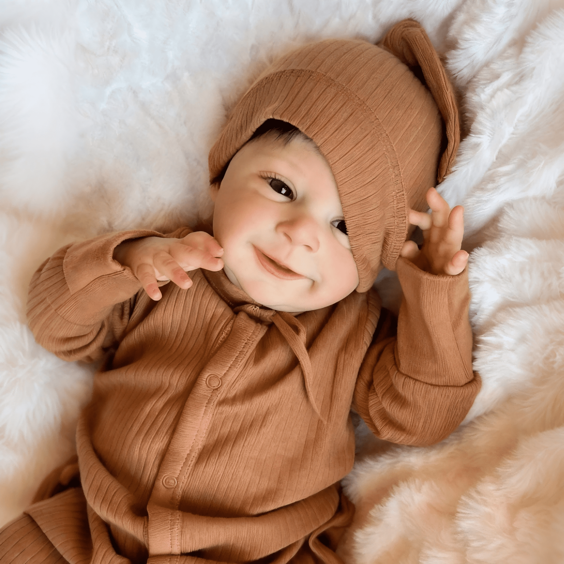 iCradle Lovely Smiling Lifelike Reborn Baby Dolls Girl 18 Inch 46 cm Cuddly Newborn Babies Handmade Cloth Body Implanted Hair Xmas Birthday Gift for Kids 3+