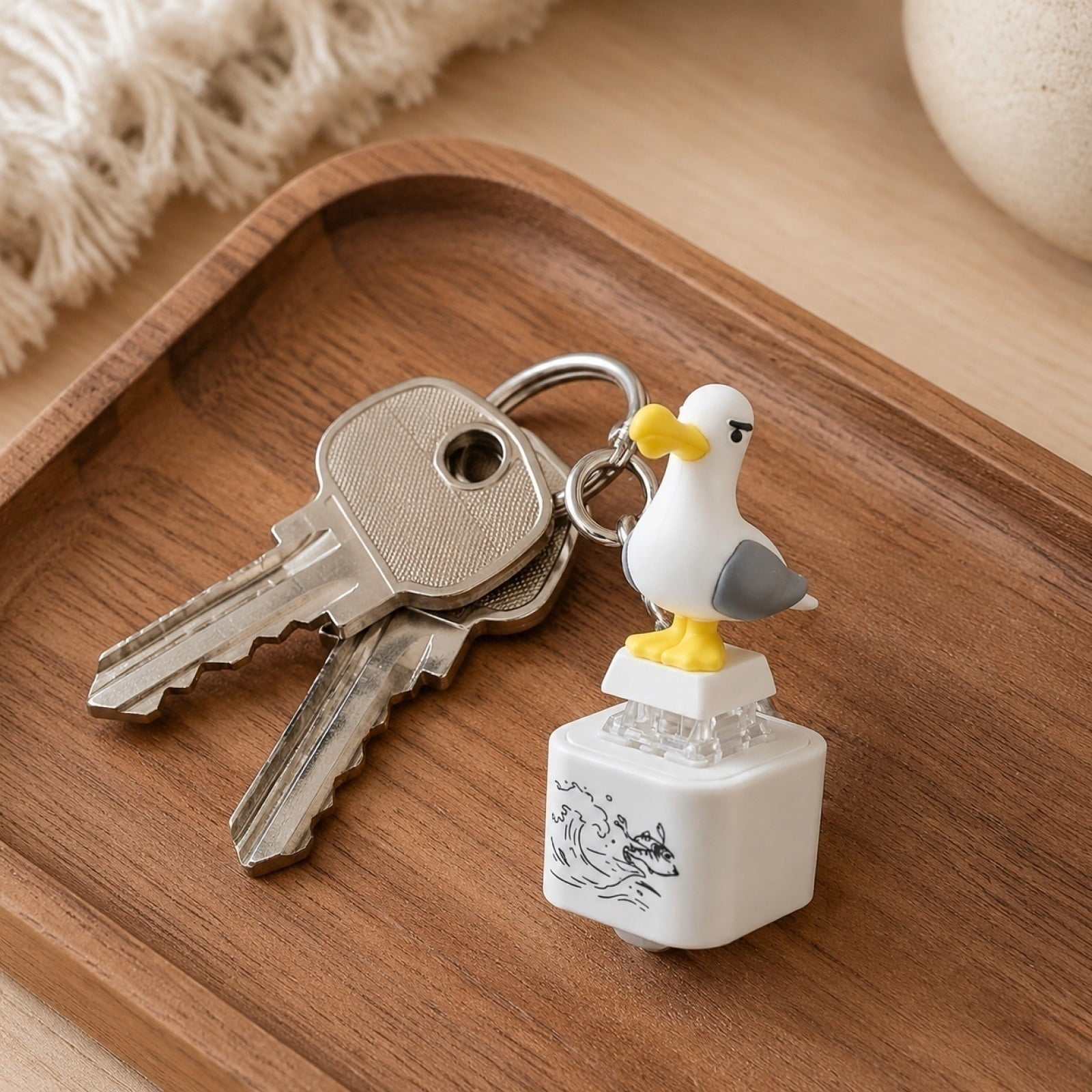 Seagull “MINE!” Talking Keychain with Real Seagull Sound & Flashing LED Light, Portable Novelty, for Coworkers & Adults (1PC)