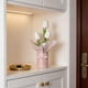 thumbnail image 4 of Decoración de plantas en maceta con flores artificiales simuladas de tulipanes – Arreglo de tulipanes en PU Negro Rosa Blanco, 10,24 pulgadas, adorno de oficina en casa sin mantenimiento, 4 of 6