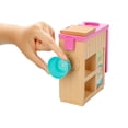 thumbnail image 4 of Barbie Noodle Bar de Playset con muñeca morena, estación de trabajo, 4 of 9