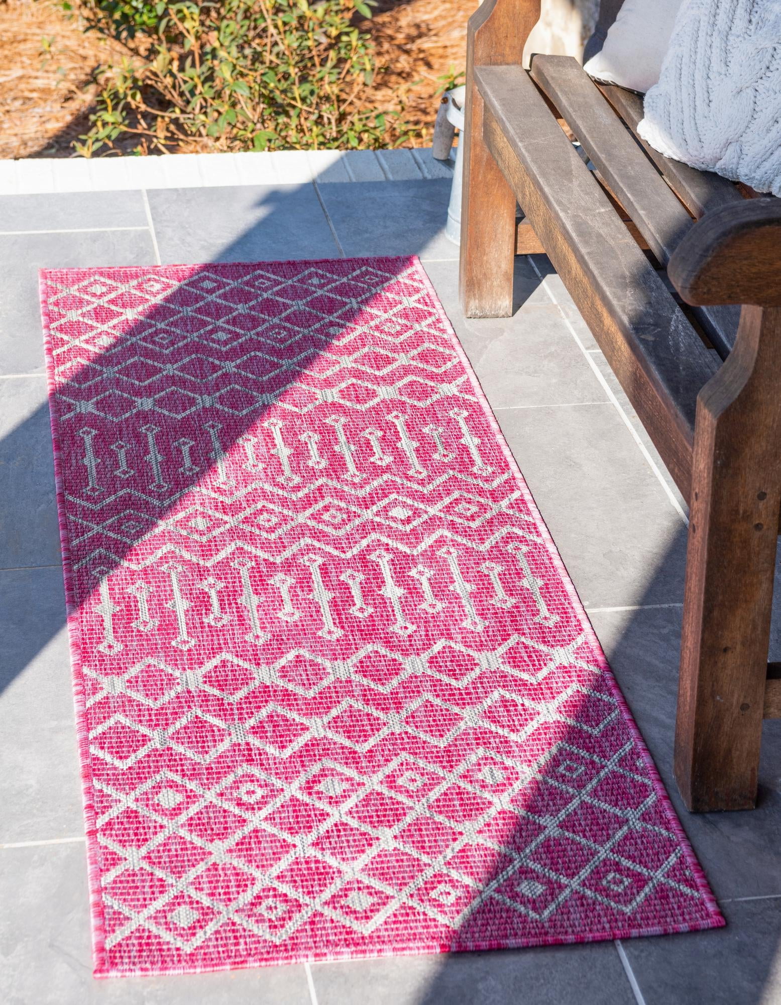 Unique Loom Tribal Trellis Indoor/Outdoor Trellis Rug Fuschia/Gray 2' x
