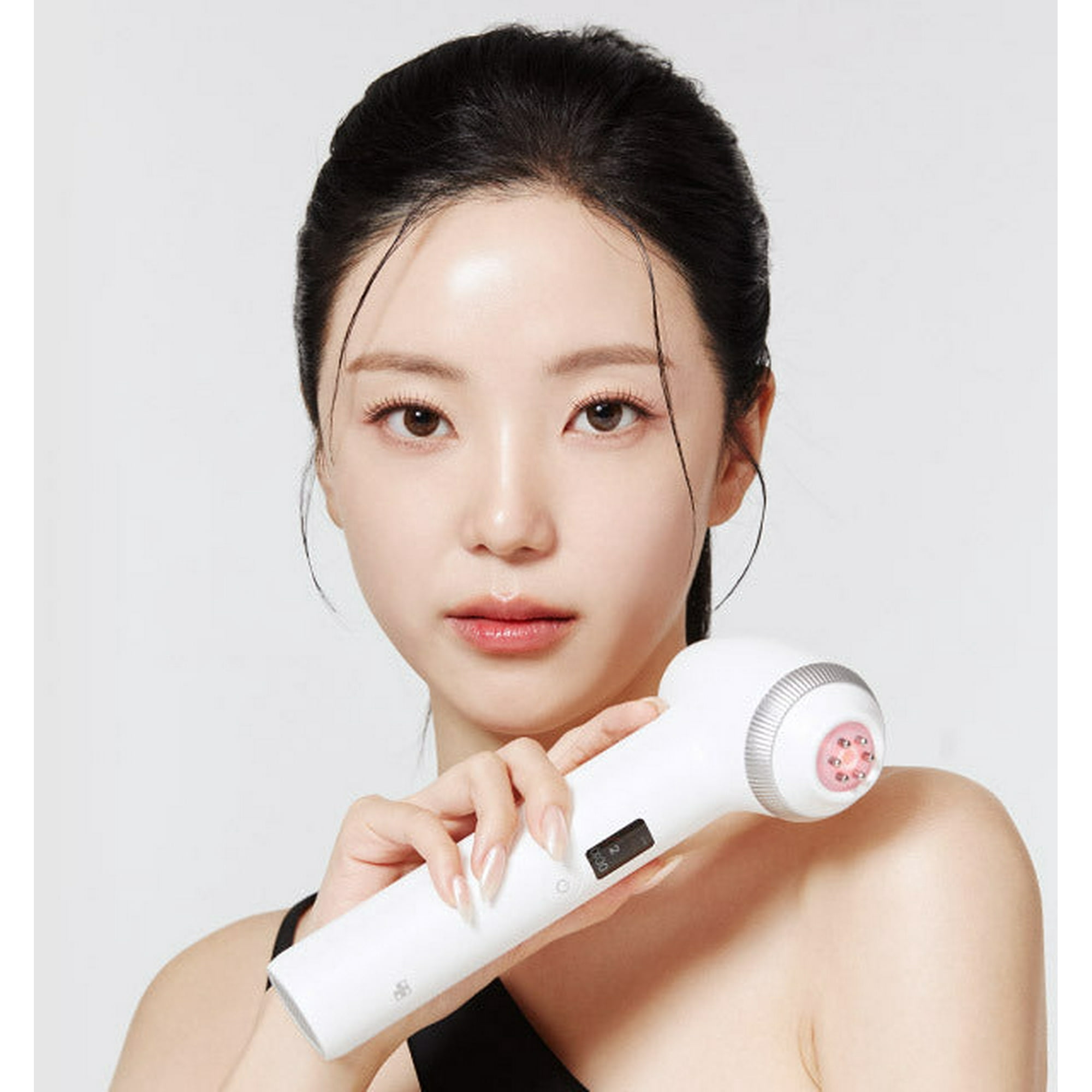 Medicube AGE-R Ultra Tune 40.68 Collagen Generation Device Lifting