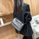 thumbnail image 5 of Bolsa Bolso de hombro con rayas acolchadas retro para mujer Bolsos cruzados de color sólido (gris) JShteea Para Estrenar, 5 of 9