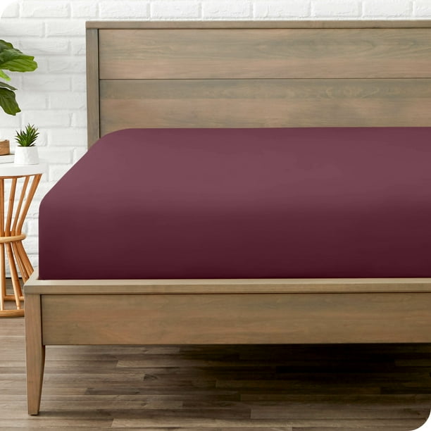 Bare Home Sábana Ajustable de Lujo Colección 1800, Ultra Suave, Bolsillo Profundo, Tamaño Queen, Color Burdeos