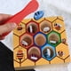 thumbnail image 5 of Juego de combinación de colmena de abeja de madera ANGGREK, 5 of 8