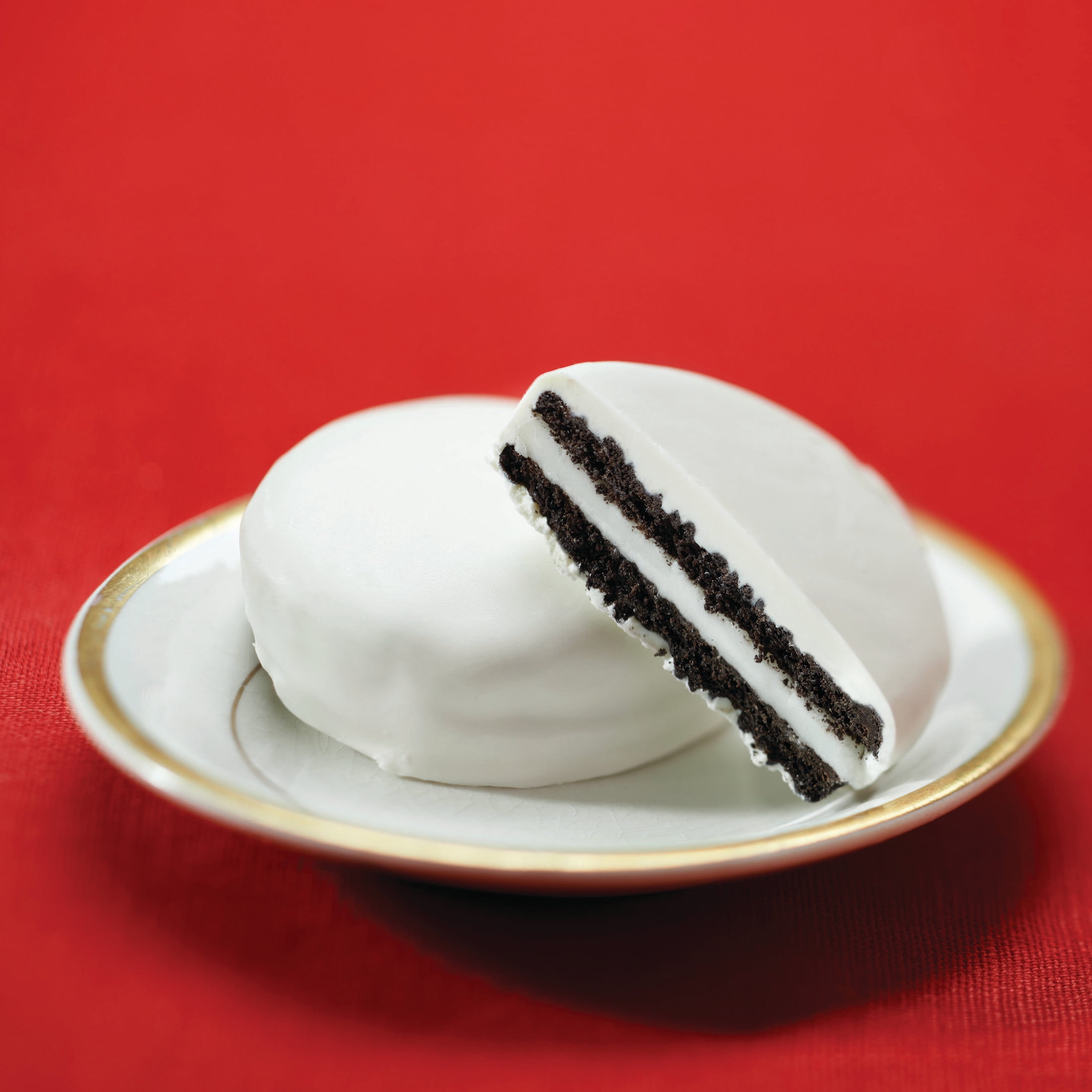 (3 pack) OREO White Fudge Covered Chocolate Sandwich Cookies, Limited Edition Holiday Cookies, 8.5 oz