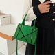 thumbnail image 3 of Bolso de hombro para mujer, estilo retro, clásico, de piel sintética, tipo sobre, con cremallera, color verde, 3 of 5