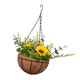 thumbnail image 2 of Cesta colgante artificial con flores de primavera para decoración de patio. Estilo D, 2 of 9