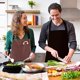 thumbnail image 4 of Delantales ajustables con pechera y bolsillos, delantales de cocina para hombres y mujeres, delantal de Chef para hornear al aire libre, 2 unidades, 4 of 5
