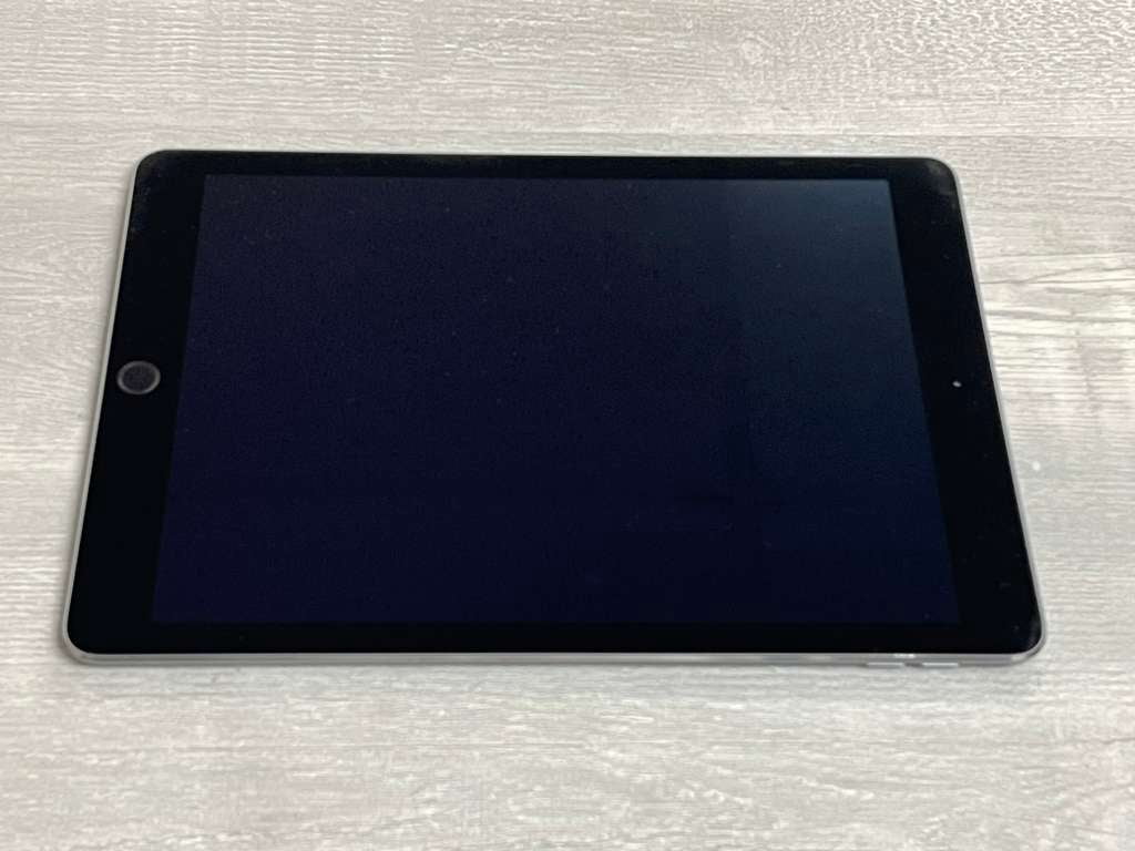 Pre-Owned Apple iPad Air 2 128GB Space Gray WiFi Only
