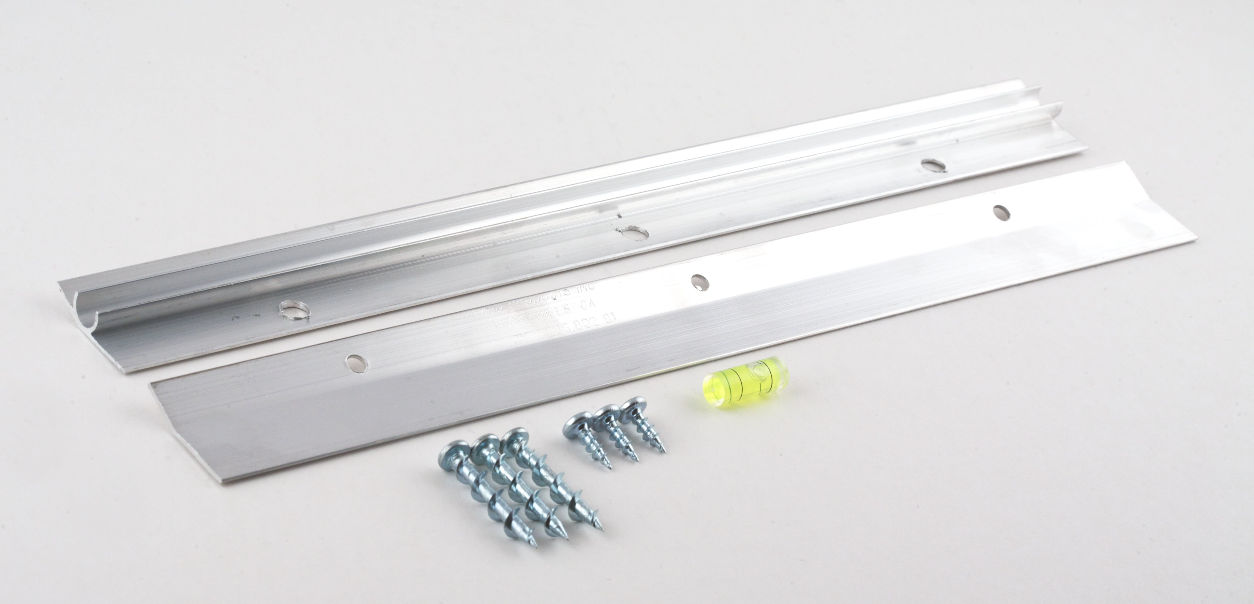 Hangman Heavy Duty Mirror & Picture Hanger - 100 lbs - 1 Bracket Set Including Hardware & Level - Installs in All Surfaces