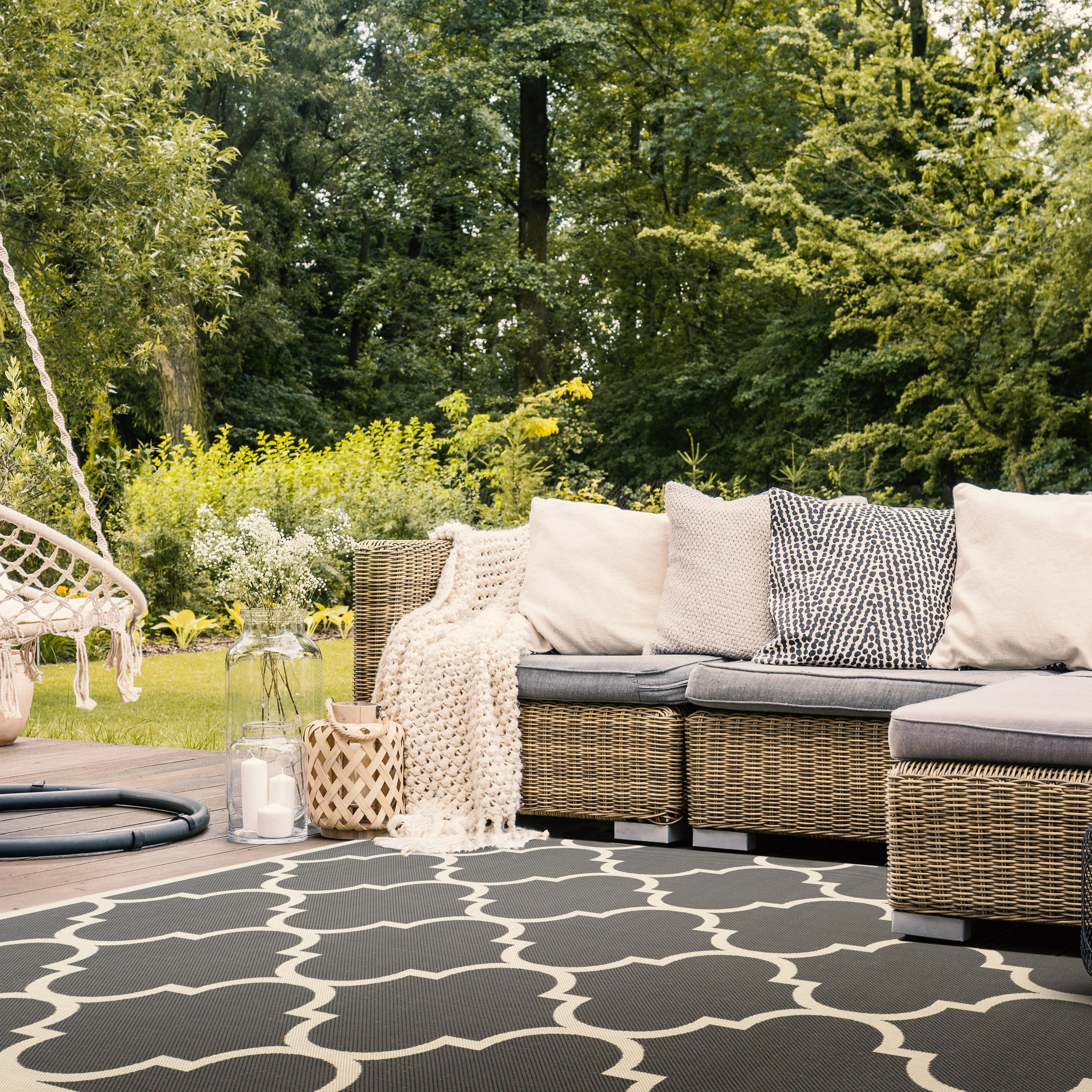 Safavieh Courtyard Alyssa Geometric Indoor/Outdoor Area Rug, Anthracite/Beige, 5'3" x 5'3" Square