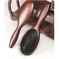thumbnail image 2 of Cepillo de pelo plano con cerdas de jabalí y mango de madera, masajeador del cuero cabelludo y control del encrespamiento para un brillo suave., 2 of 5