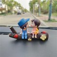thumbnail image 2 of Preciosa pareja de niños y niñas, decoración para coche, linda figura de acción besándose, tablero de instrumentos del coche, decoración interior de la habitación del hogar, regalo de cumpleaños, 2 of 5