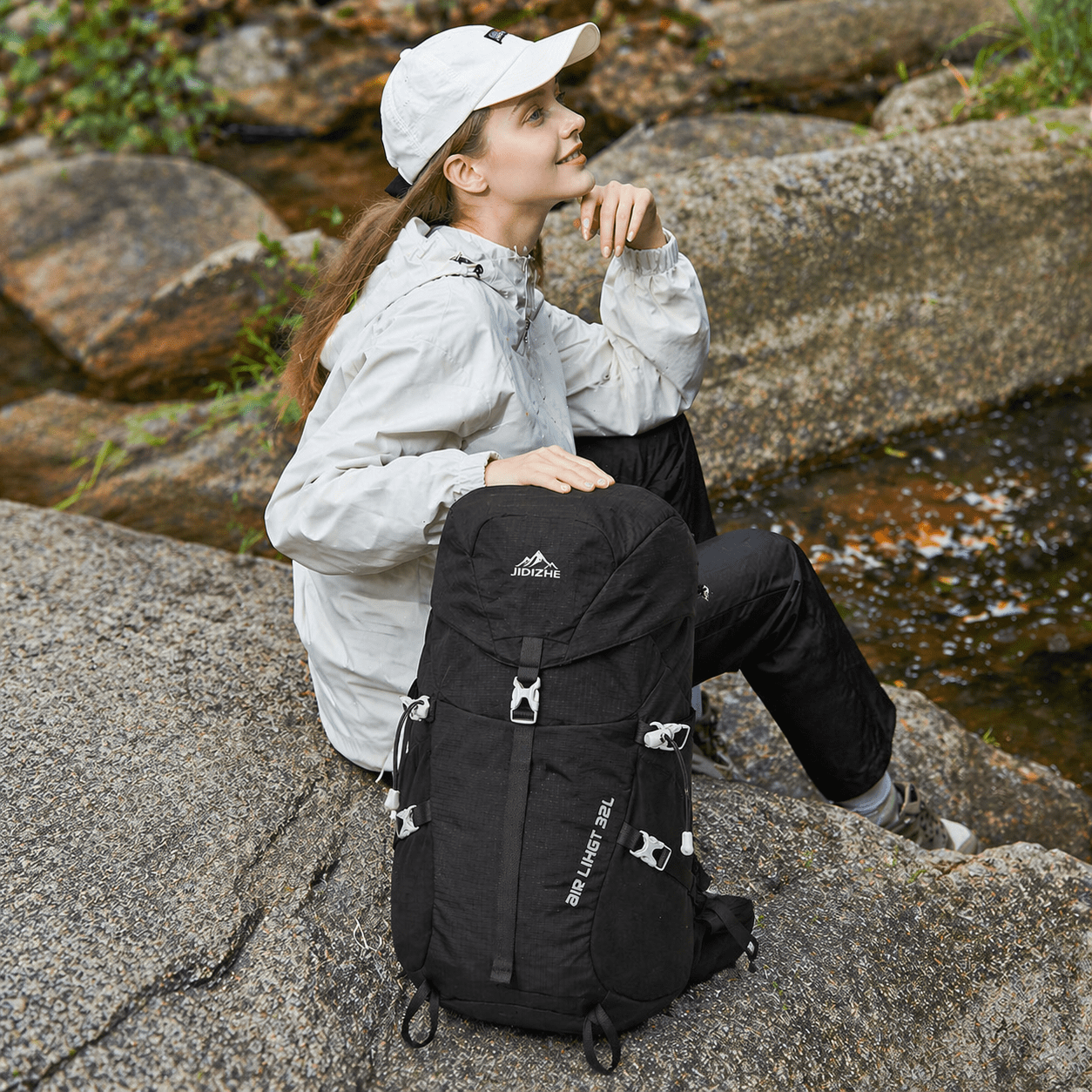 JIDIZHE 32L Polar Explorer Hiking Backpack, Lightweight Water-Resistant Outdoor Travel Backpack for Men & Women, Black
