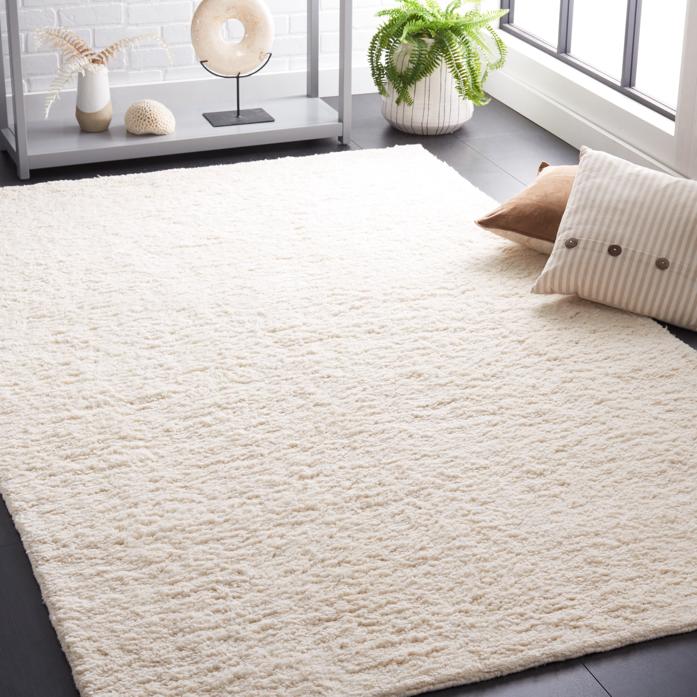 SAFAVIEH Casablanca Katharine Distressed Area Rug, Ivory, 3' x 5'