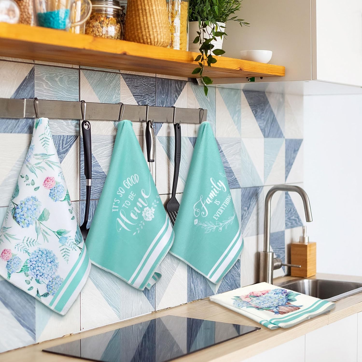 luyaa Set of 6 Daisy Kitchen Towels Spring Floral Gnome Dishtowels Flower Rustic Tea Towels Absorbent Forest Green Hand Wash Cloth 26"x18" for Farmhouse Kitchen Bathroom Housewarming Gift