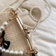 thumbnail image 4 of Bolso de Paja DQrwqpou Verano Con Cierre Beso Cruzado Cadena Perlas para Mujer Beige, 4 of 9