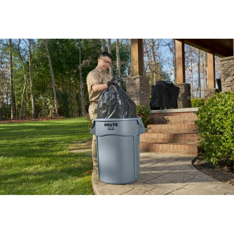  Rubbermaid 2632 Brute Trash Can, Commercial-Grade 32