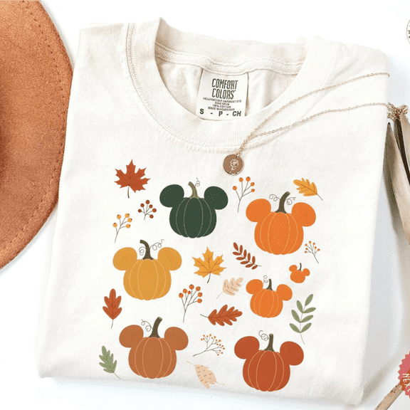 MoodThreads Studio Unisex Cute Pumpkin Fall Autumn Halloween Cozy Season Garment-Dyed Graphic Tee