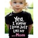 thumbnail image 1 of Camiseta de algodón suave para niña con el divertido estampado "Yeah, I Know I Look Just Like My Mom" (Sí, sé que me parezco a mi mamá). Cómoda camiseta informal de cuello redondo y manga corta para, 1 of 6