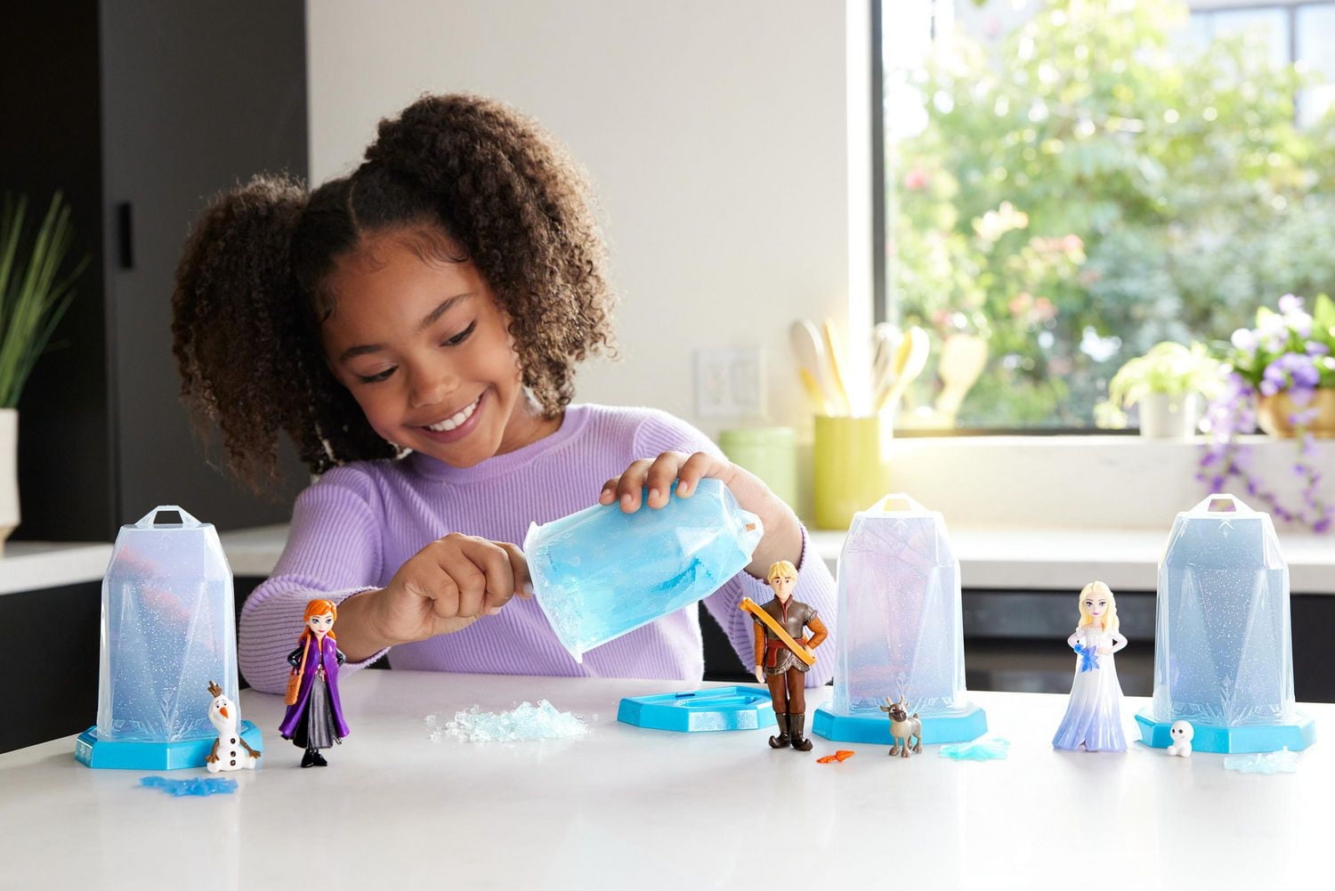 Disney Frozen Ice Reveal Surprise Small Doll with Gel, Character Friend & Accessories (Dolls May Vary)