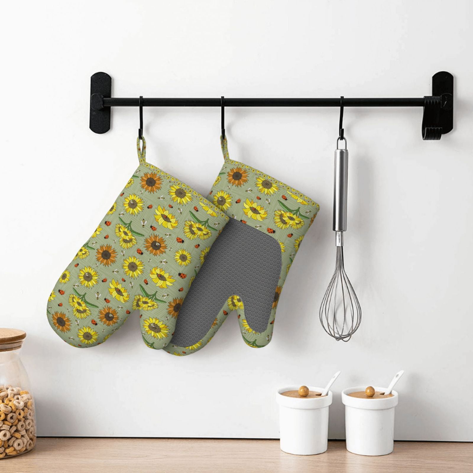 Hirioo Sage Green With Sunflowers for Silicone Oven Mitts for BBQ, Baking, Cooking, Set of 2, Heat Resistant 260℃, Non-Slip Kitchen Essentials